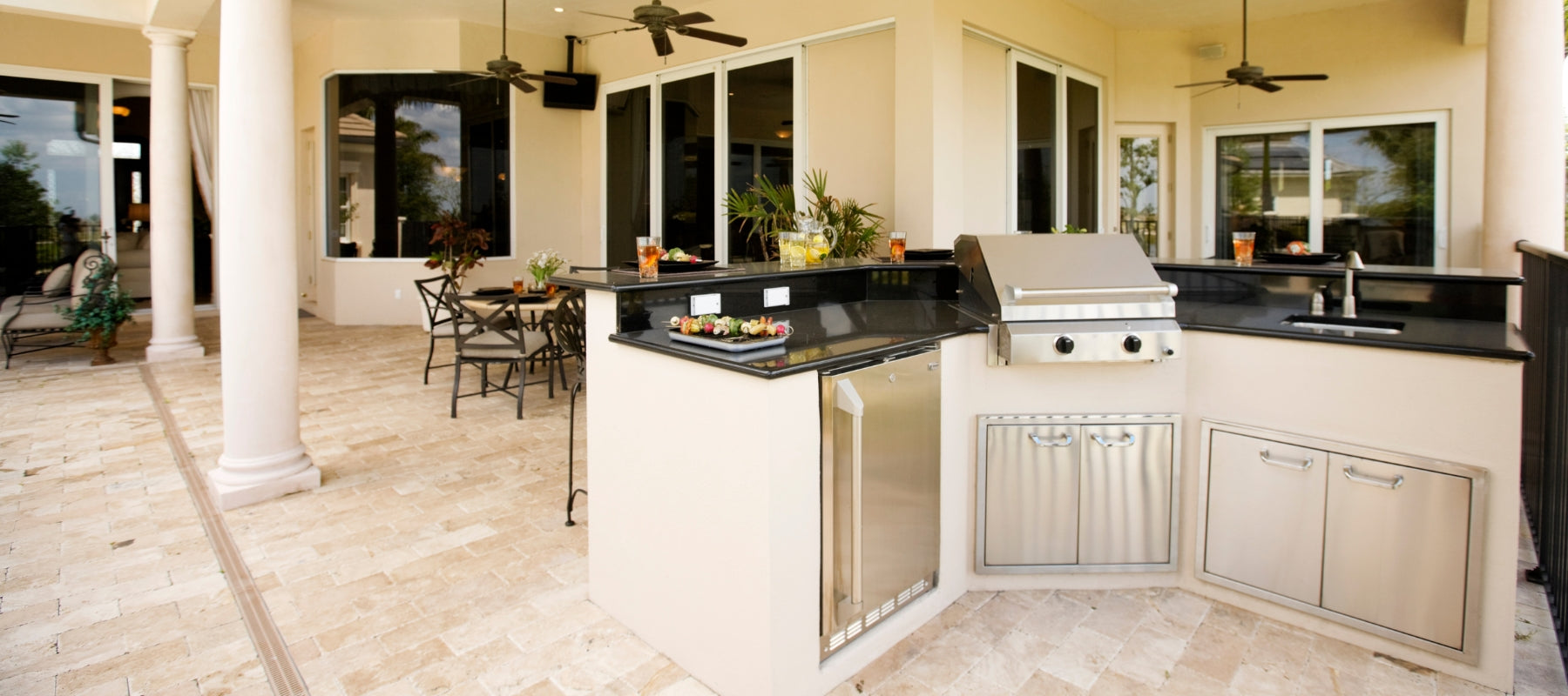 The Best Appliances to Complete Your Outdoor Kitchen