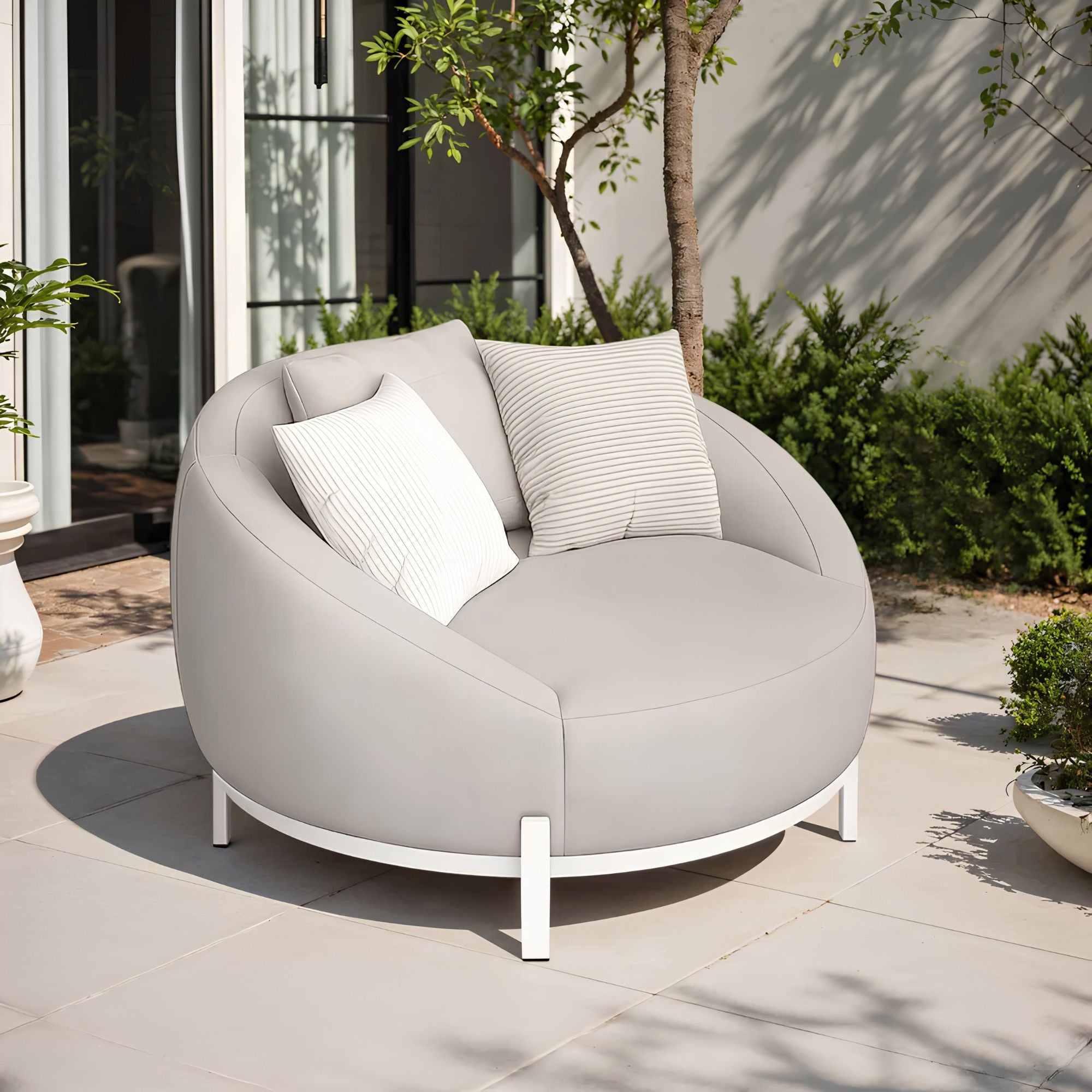 Cocoon Round Sofa: Round Sofa White