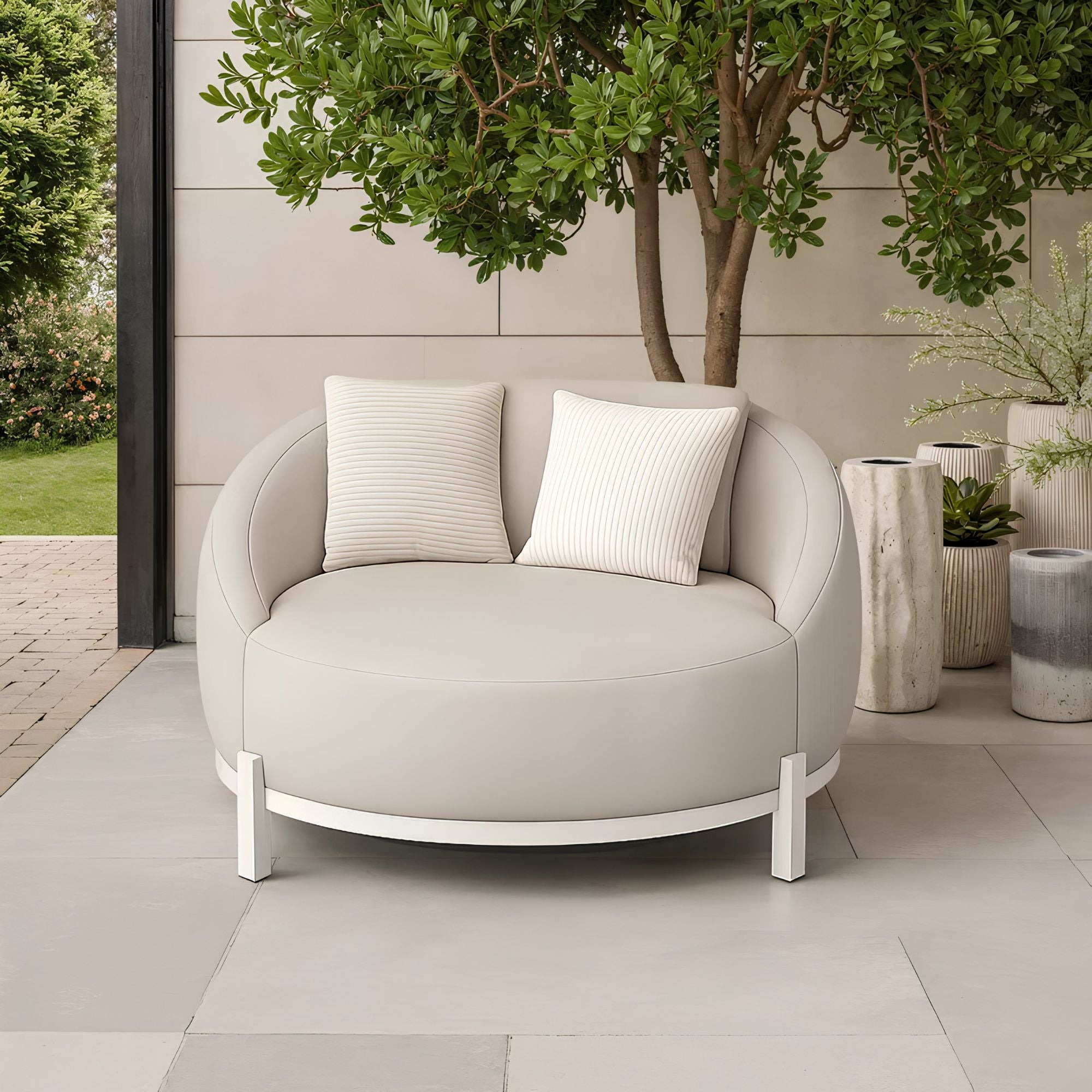 Cocoon Round Sofa: Round Sofa Pearl
