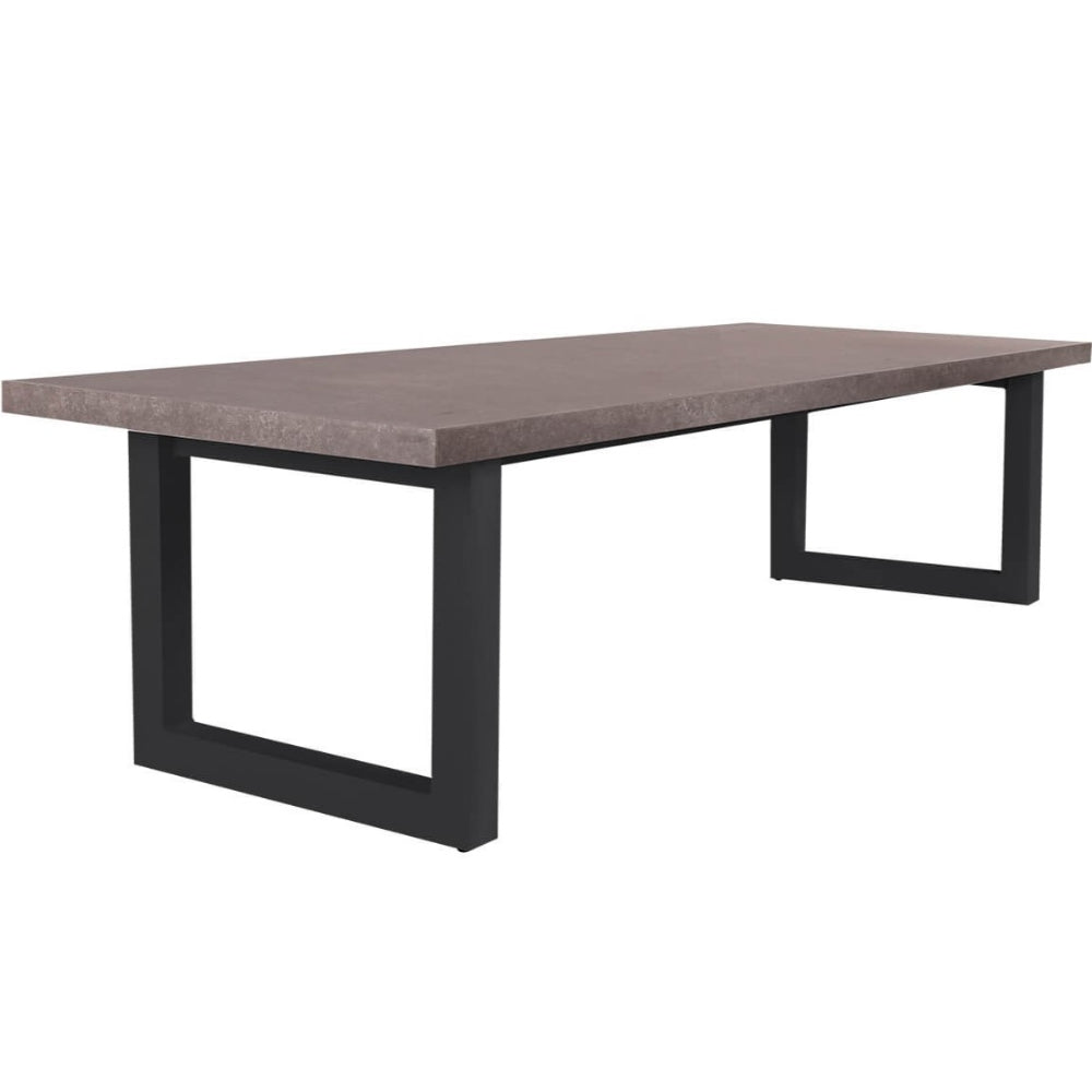 Stelvio 240 and 300 Dining Set Table View